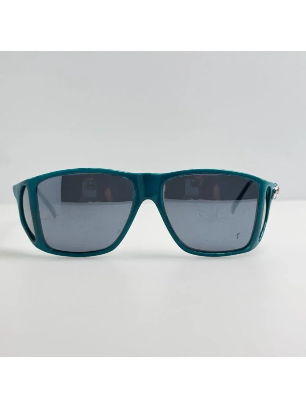 Unbranded lenses have